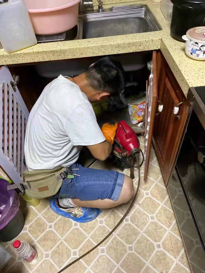 黄石港通下水道